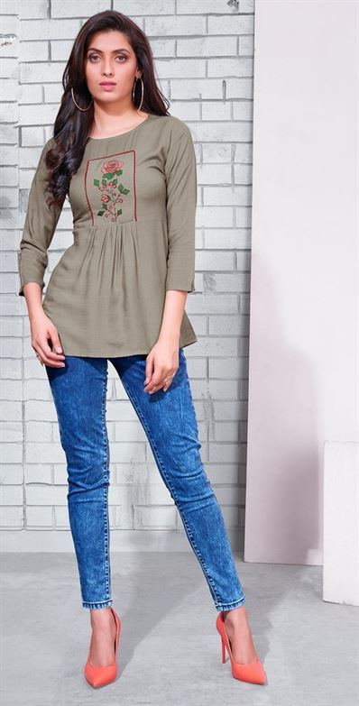 Riyaa present Pinky western top collection. 