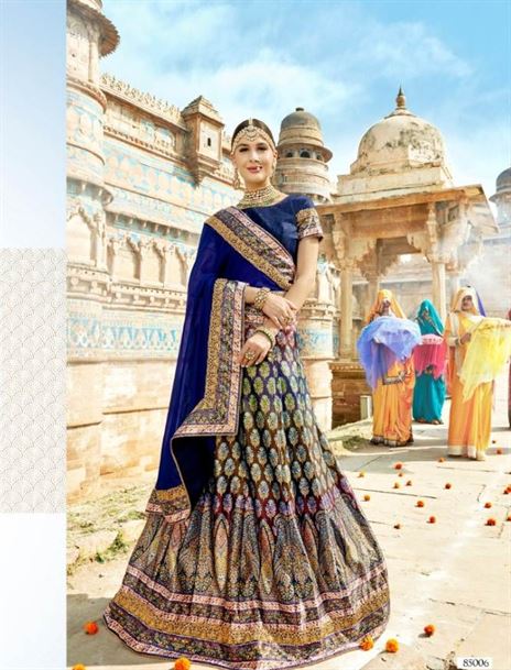 Saroj Nusrat wedding saree set
