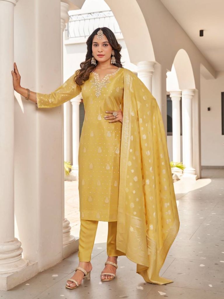 Aanchi Antra Kurti Bottom With Dupatta