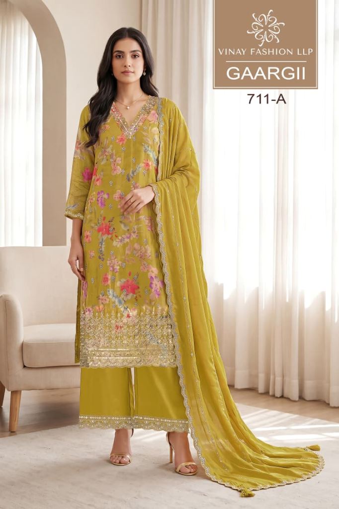 Aarvika Royale Chinon Embroidered Salwar Kameez
