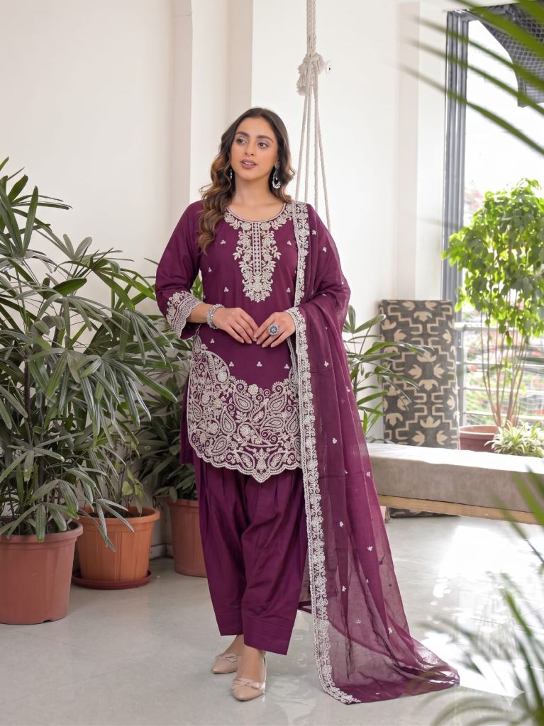 Afsana Girija Barlin Embroidered Salwar Kameez