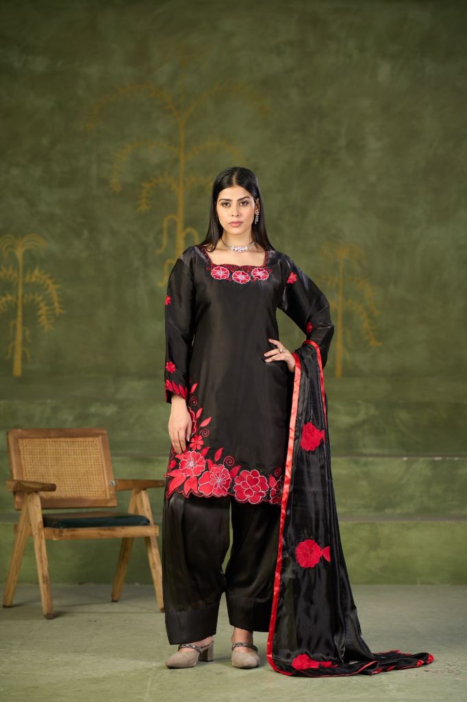 Afsana Maryam Embroidered Farsi Salwar Kameez