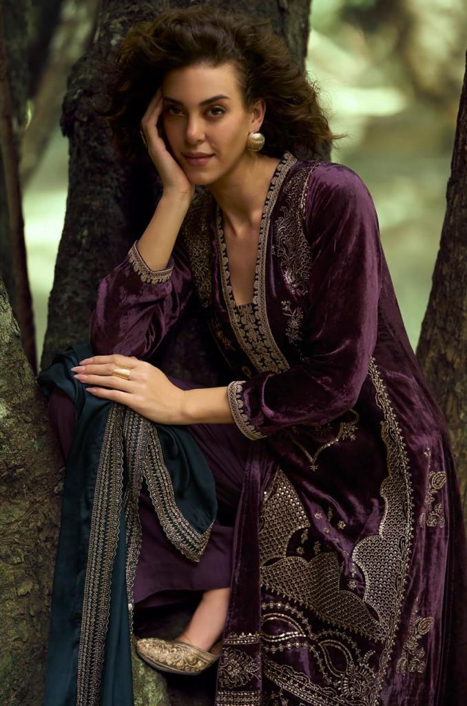 Aiqa The Lady Of The Lake Viscose Salwar Kameez Suit