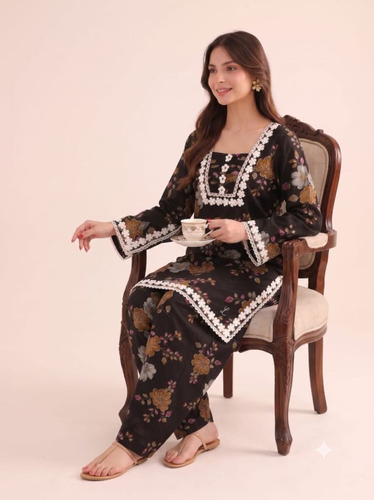 Aurelia Rayon Foil Printed Salwar Kameez