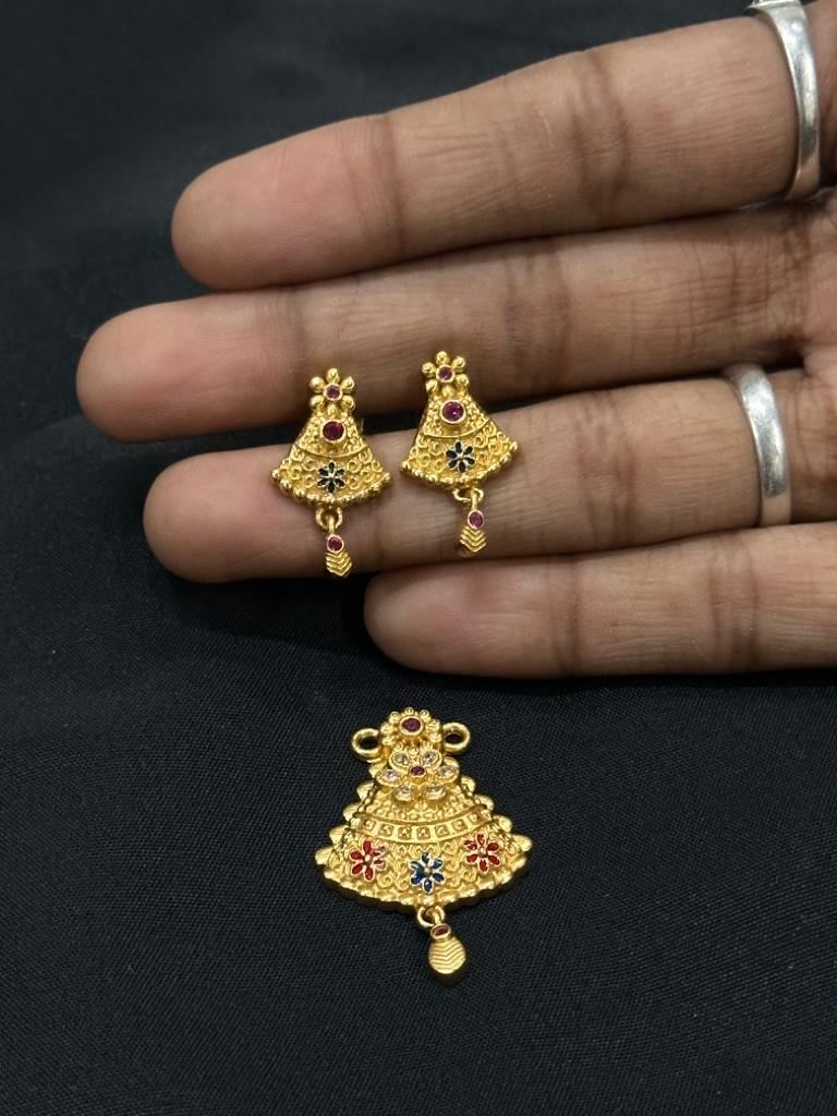 Buy quality 916 gold new design earrings in Ahmedabad