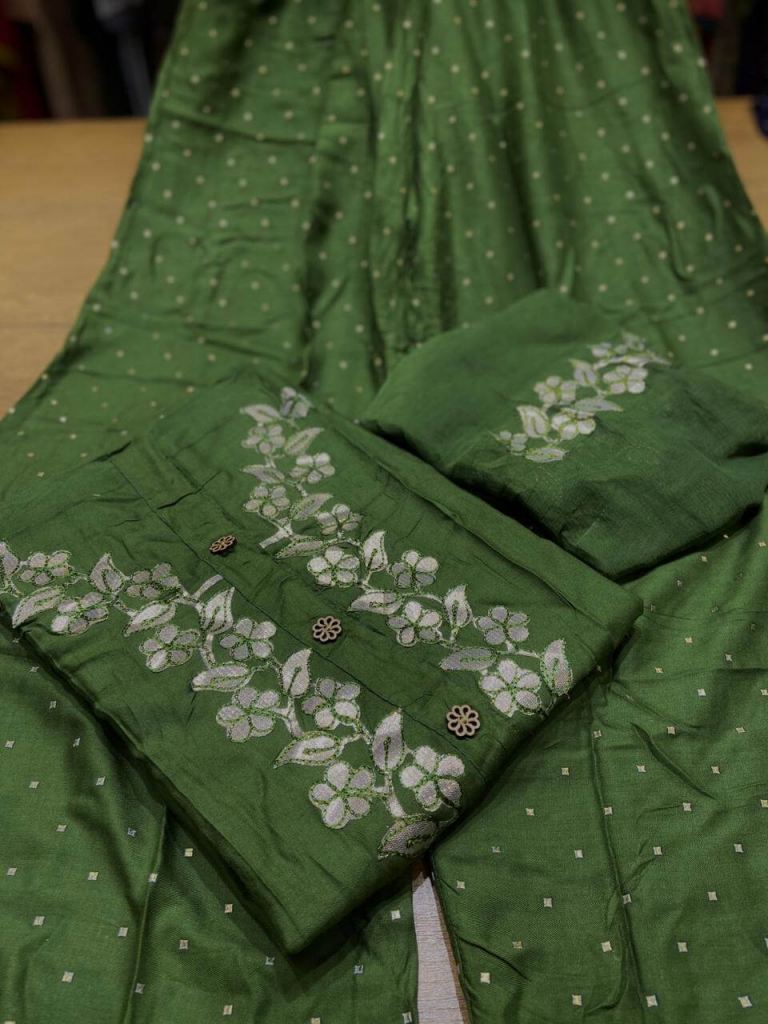 https://www.wholesaletextile.in/product-img/Gota-Work-1-1625140817.jpg