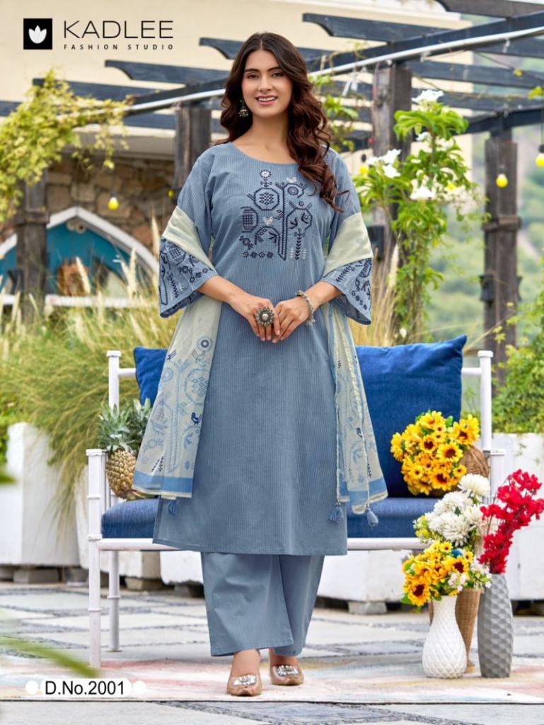 Kadlee Deeva Sali  Kurti With Bottom Dupatta