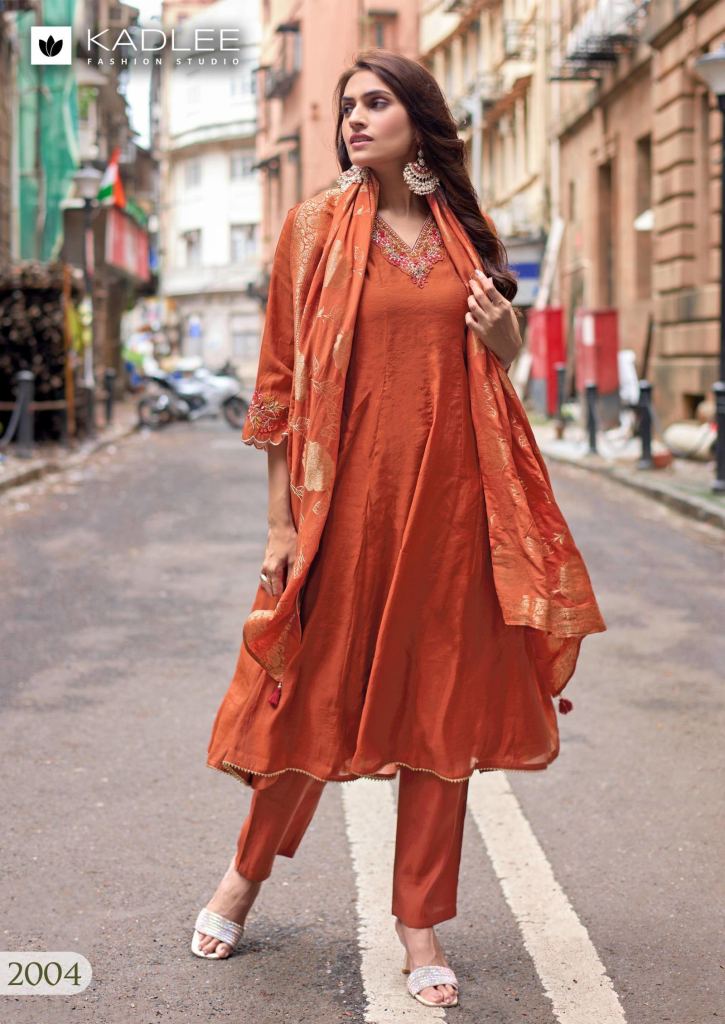 Kadlee Morni Kurti Pant and Dupatta