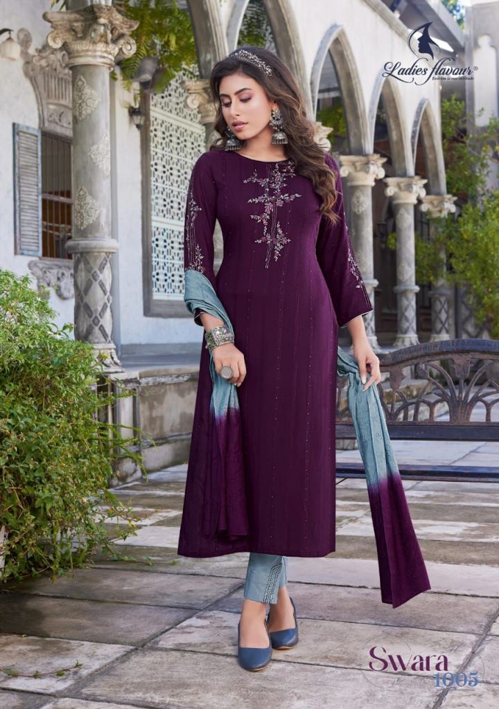 Women Plus Size Peach-Coloured Bandhani Embroidered Kurti - Miravan -  4007290