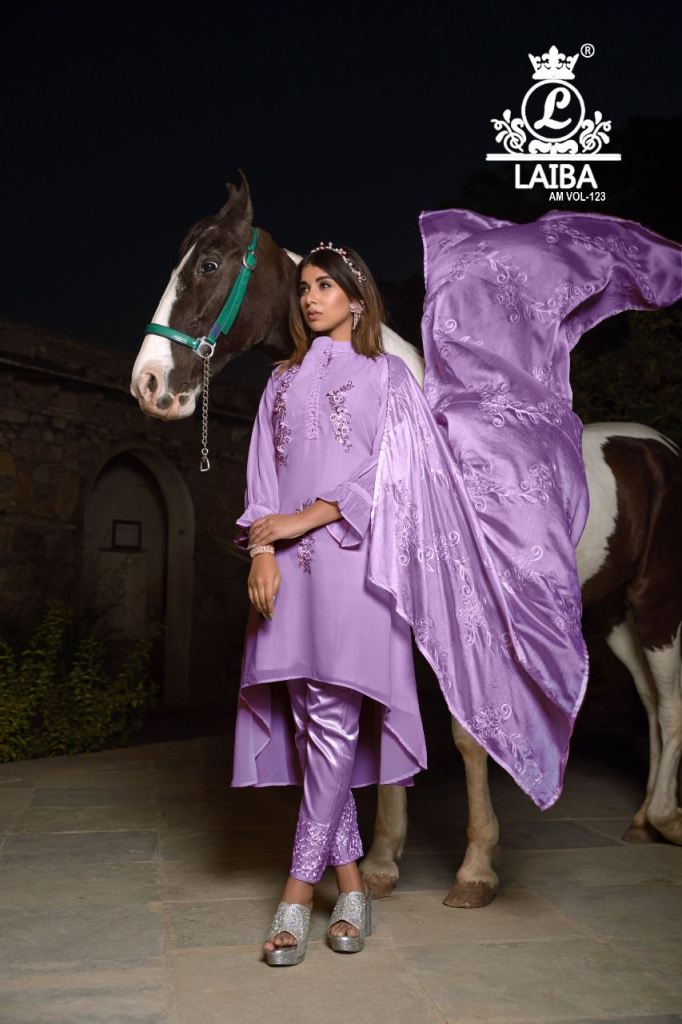 https://www.wholesaletextile.in/product-img/Laiba-The-Designer-Am-123-Read-1656914027.jpeg