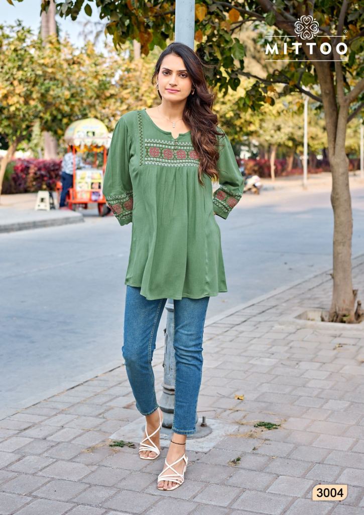 Mittoo Emlee Thread Woked Short Top