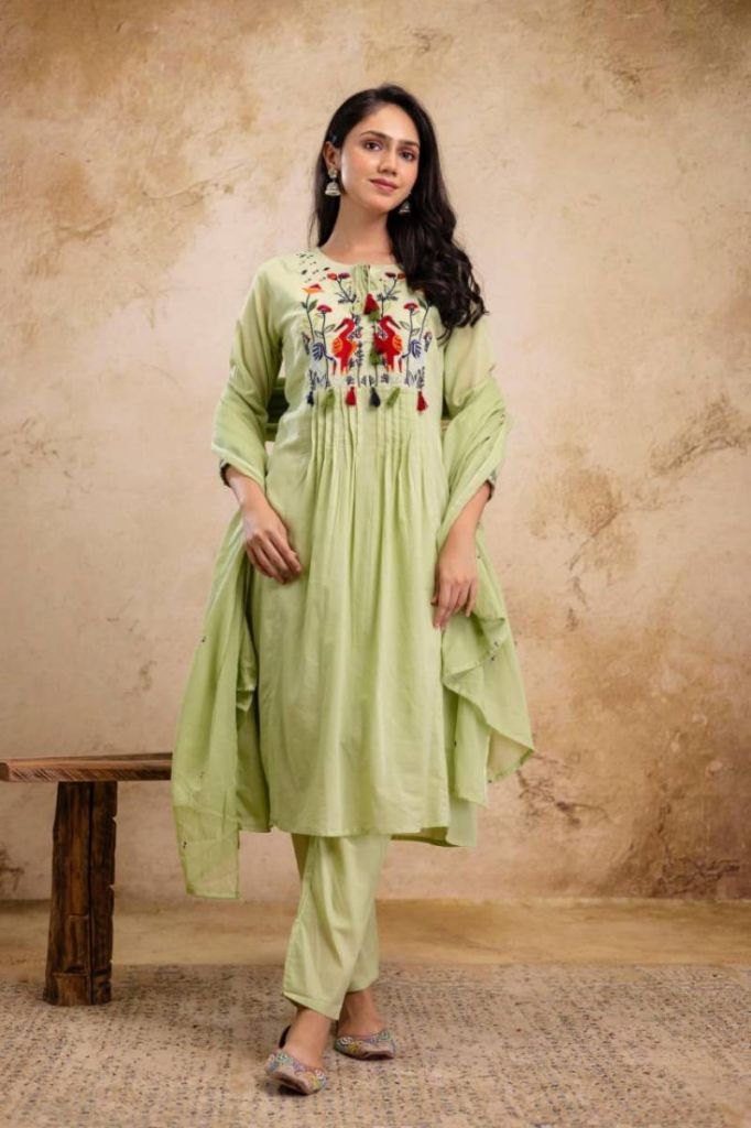 Naisha K 39 Embroidered Kurti Bottom With Dupatta
