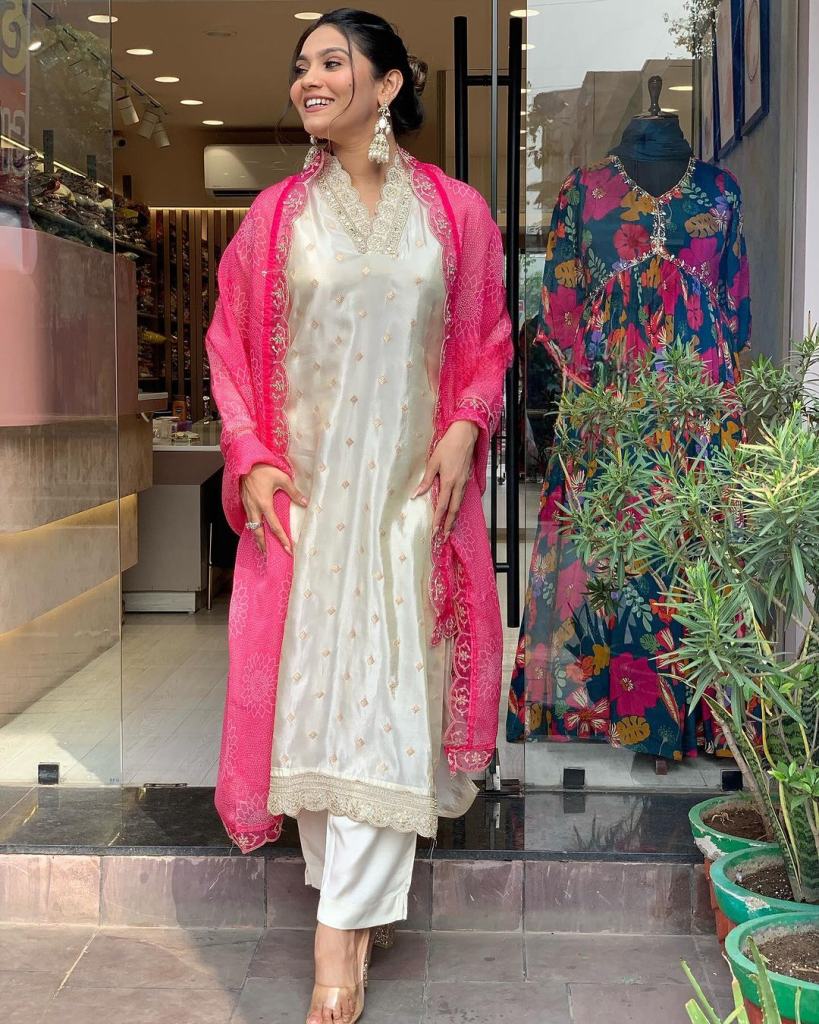 Niharika 2 Kurti