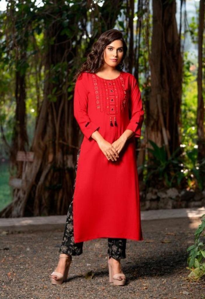 https://www.wholesaletextile.in/product-img/Psyna-Pent-House-Kurtis-With-P-1627382289.jpg