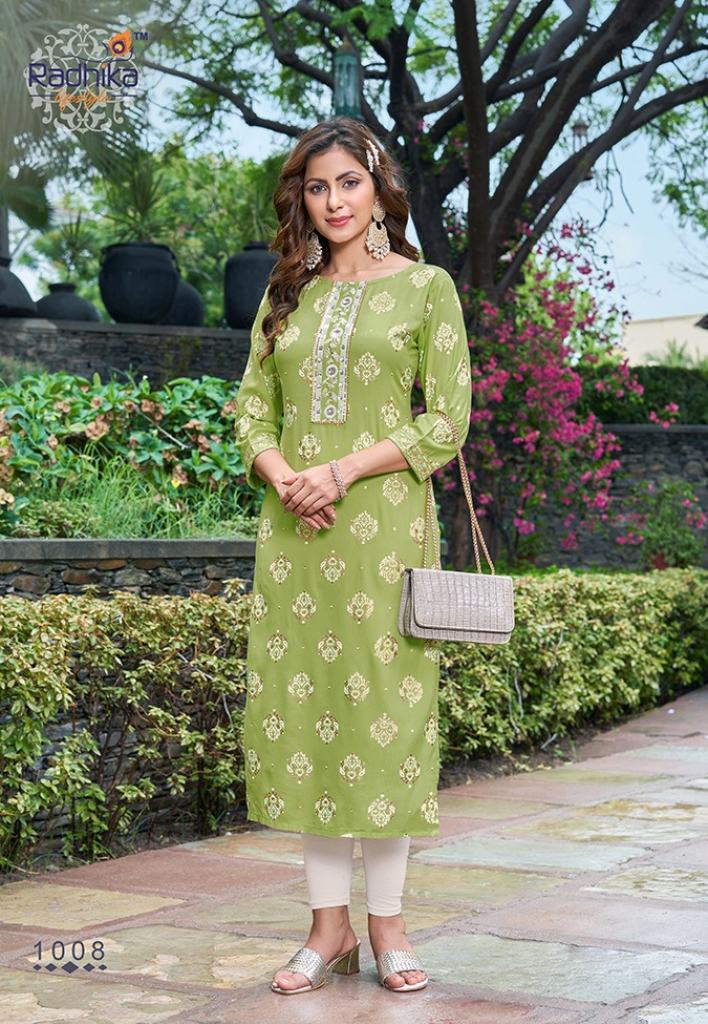 Elegance meets modesty in a festive celebration of style. - outfits from  Kanchan Heritage, Alkapuri. (Barodaprints Baroda outfits dress… | Instagram