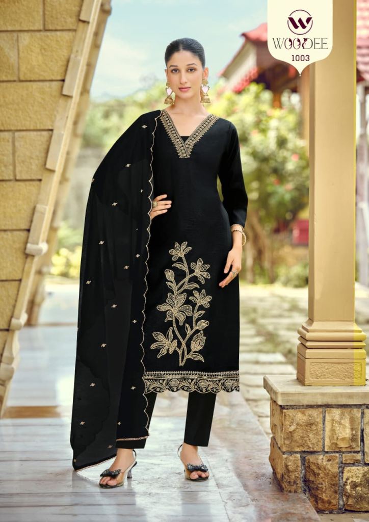 Woodee Aavani Weaing Kurti With Bottom Dupatta