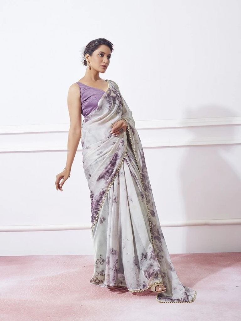 Ziva 22 Party Wear Gorgeous Flower Printed Premium Organza Sarees